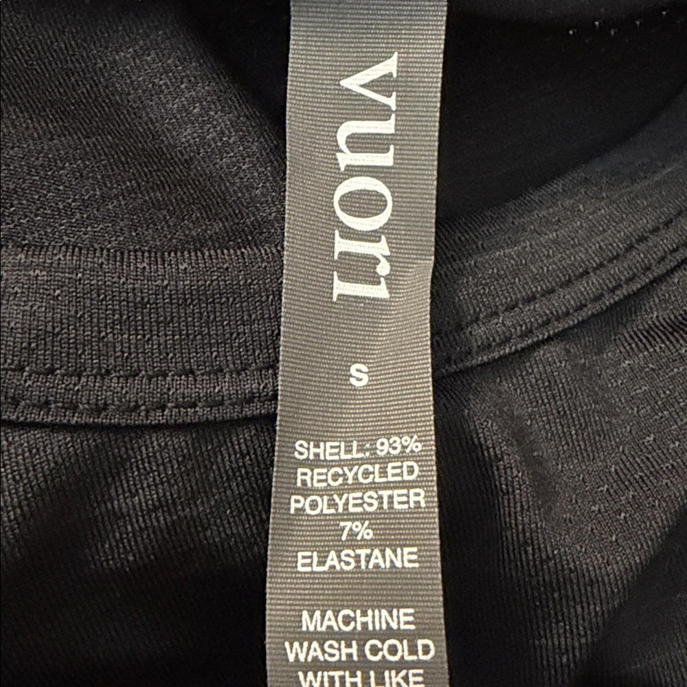 VUORI Dark Short Sleeve Tee Athletic Style - Picture 2 of 11